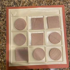 Makeuppalette med forskellige skygger til blinde og svagsynede, designet til at forbedre synsansen.