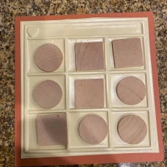 Makeuppalette med forskellige skygger til blinde og svagsynede, designet til at forbedre synsansen.