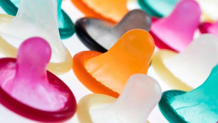 Kondomer med forskellige farver | LFBS