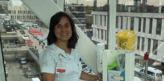 Færre tidligt fødte får svært synstab ph.d. Hajer A. Al-Abaiji på arbejde på Kennedy Centret