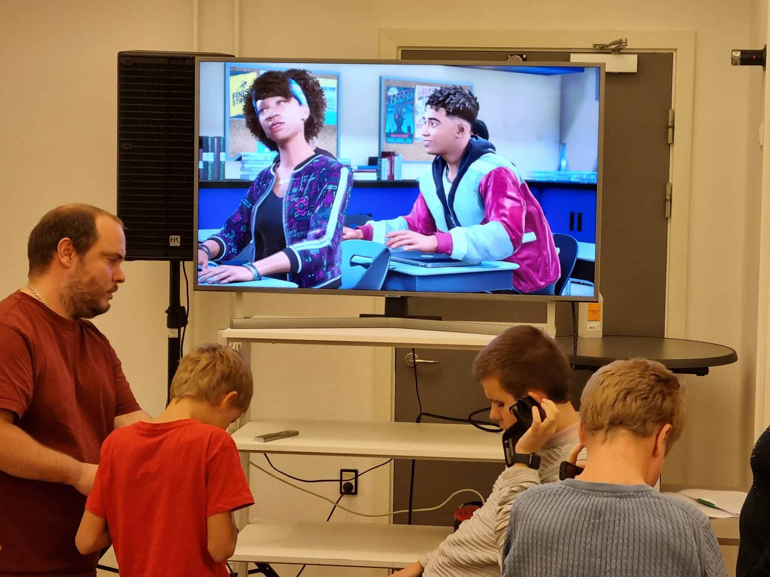 Syn på sagen - unge mennesker afprøver gaming på Playstation 5 på Syn på sagen i 2024.