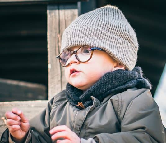 Pædagogerne forsøger at støtte Otto bedst muligt – men mangler kurser i synshandicap Otto, som lever med et alvorligt synshandicap, er midtpunktet i en hverdag, hvor manglende efteruddannelse hos pædagogerne gør det svært at give ham den støtte, han har brug for.