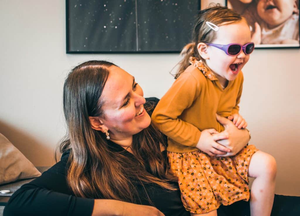 Som Tina beskriver, er Lykke meget dygtig fysisk. Selvom hun ser d&aring;rligt, n&aring;r kontrasterne er lave, l&oslash;ber hun altid afsted. 