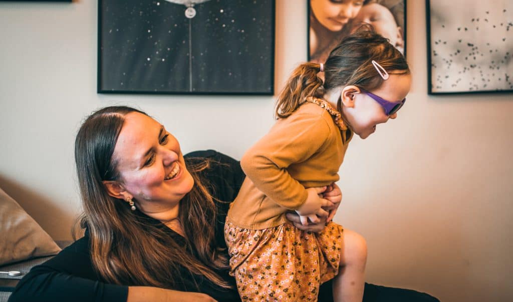 Særligt i leg med Lykke har handicappet det med at forsvinde fra bevidstheden hos Sacha og Tony.